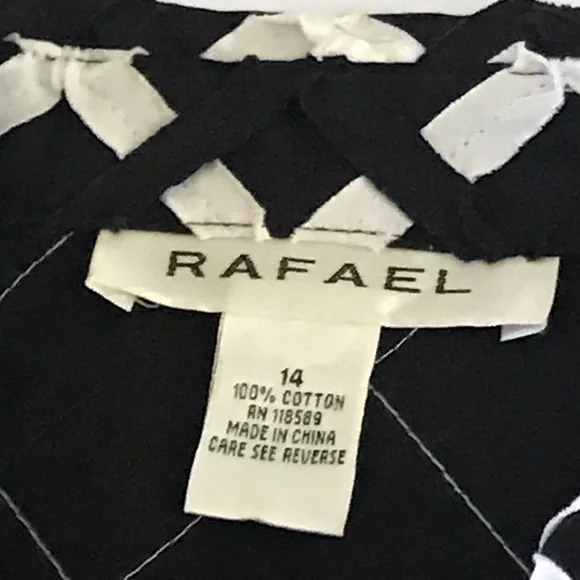 Quilted Jacket in Black and White Patch Pattern with Zipper and Wide Sleeves - Picture 7 of 8